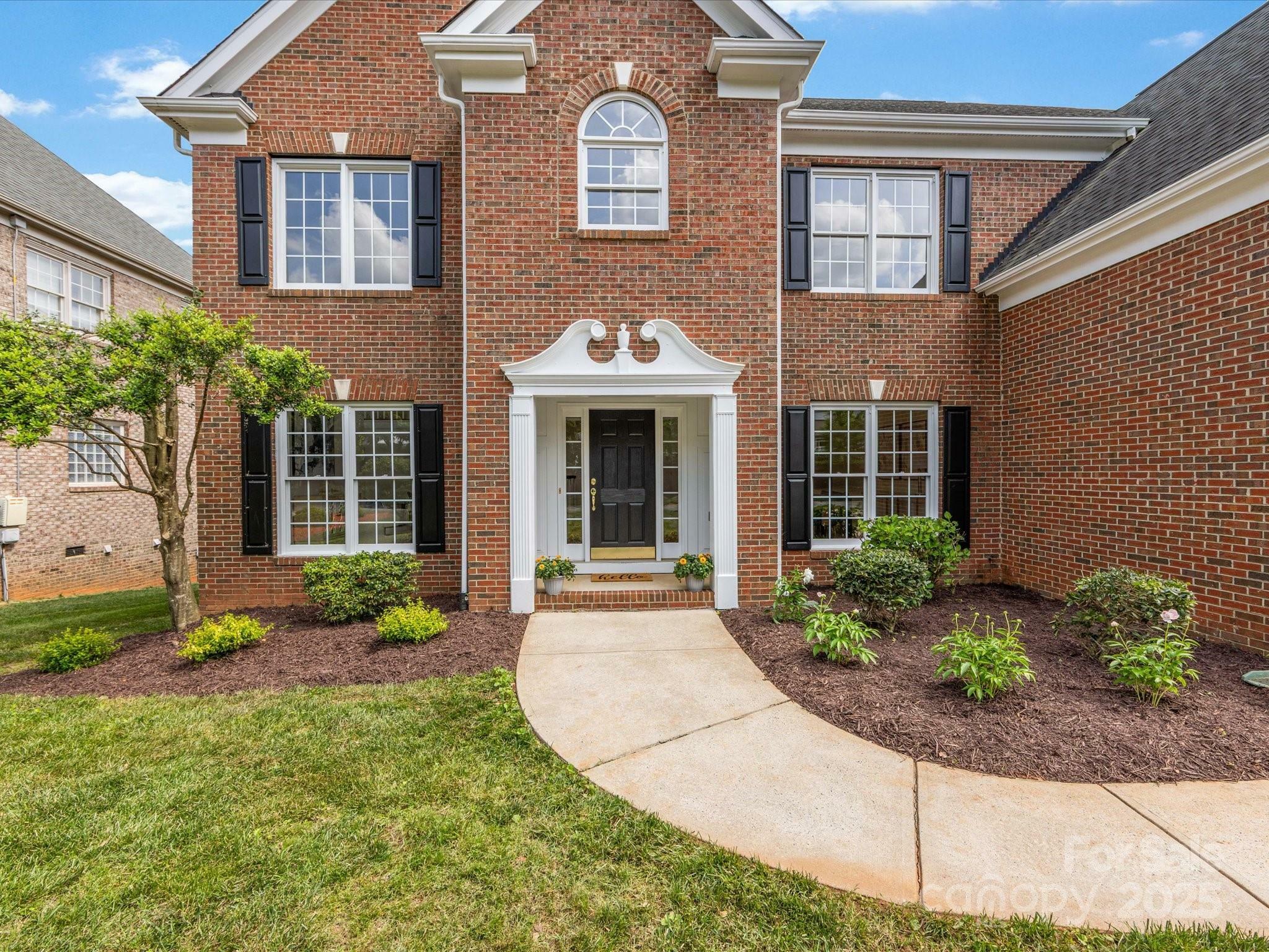 Property Photo: 9923 Paradise Ridge Road NC 28277