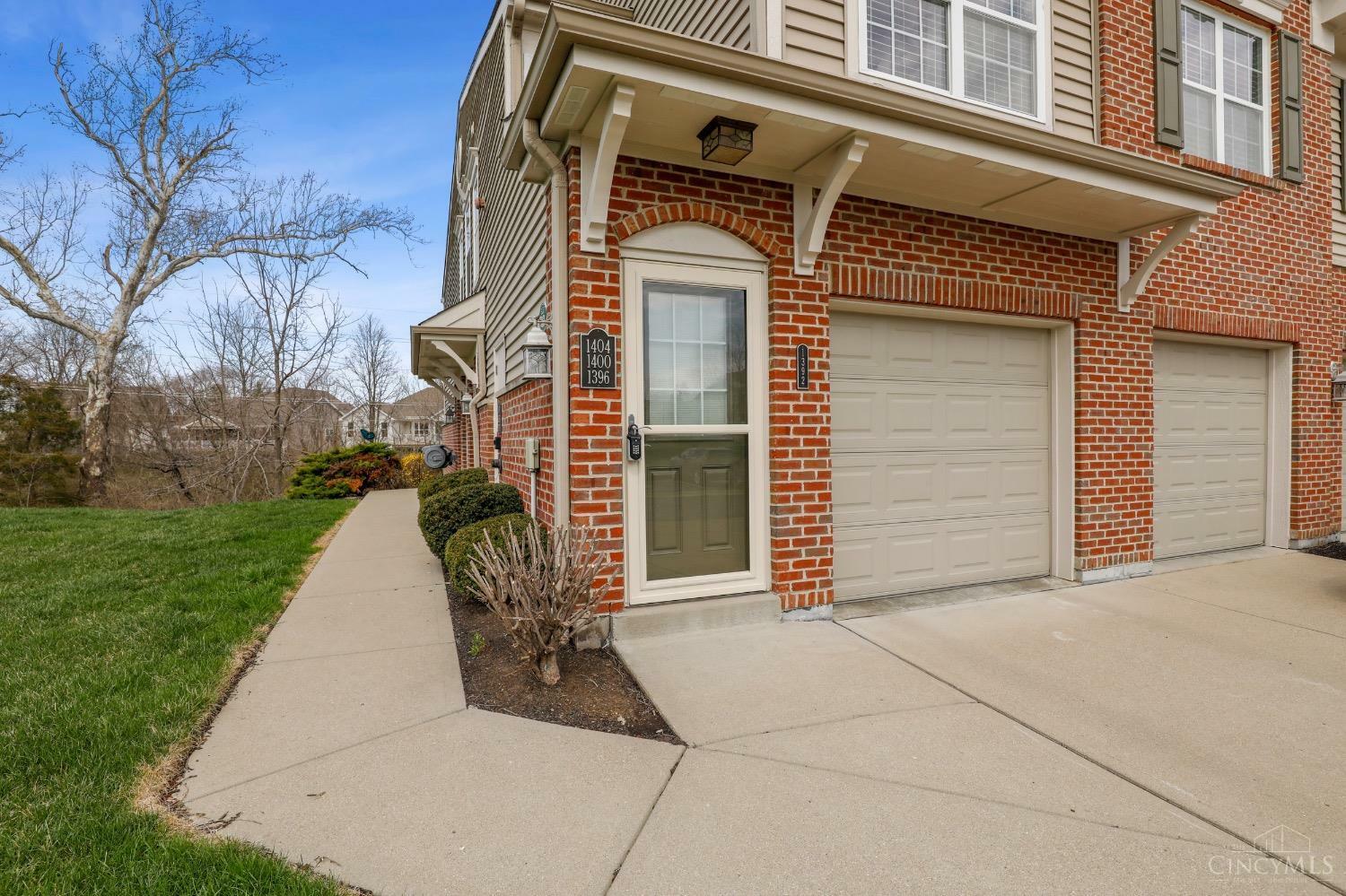 Property Photo: 1392 Shadowood Trail OH 45039