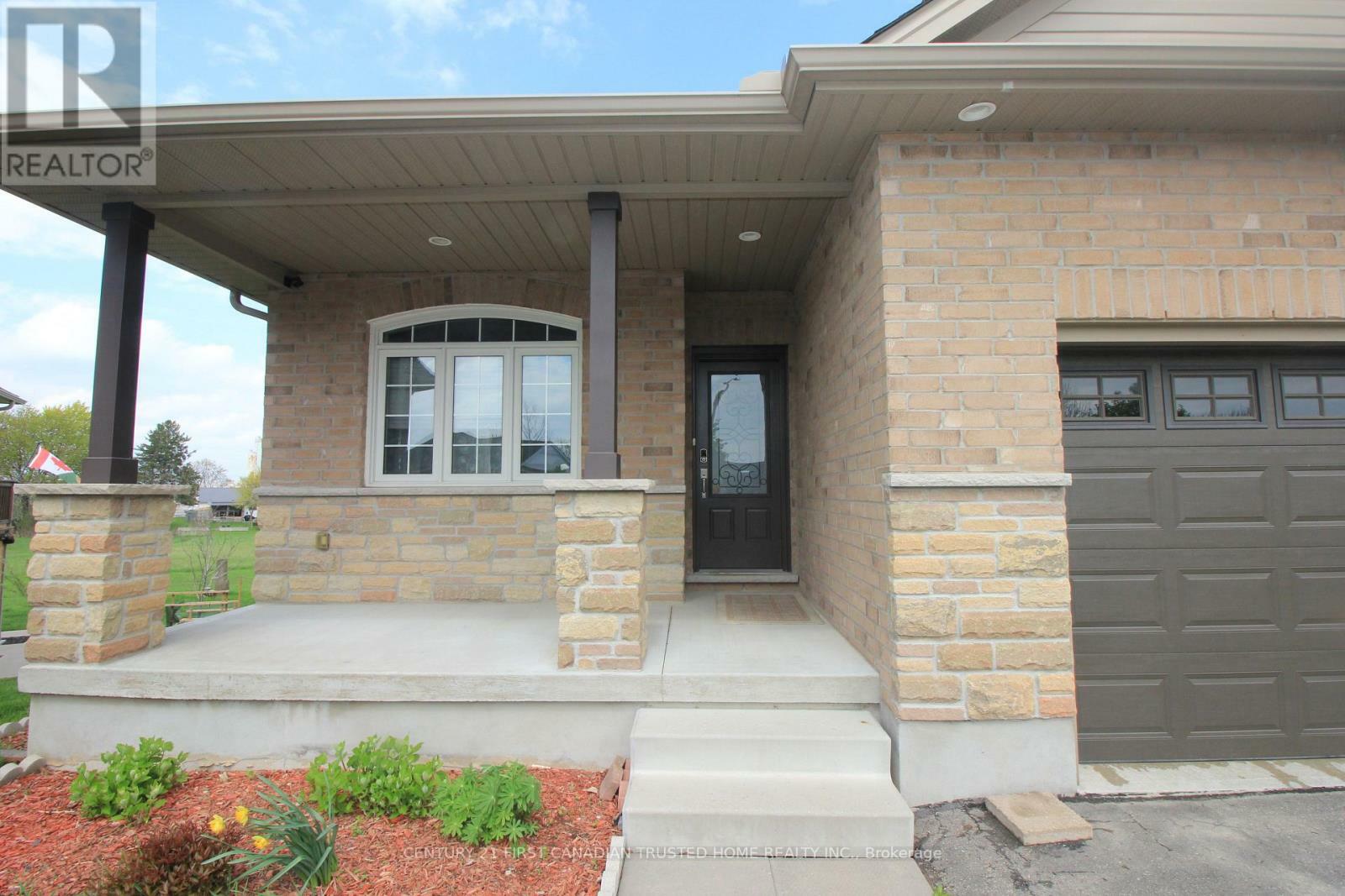 Property Photo: 29 Hedges Court ON N5R 6G4