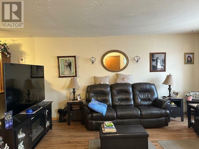 Property Photo: 73 Atwater St ON P6C 6A4