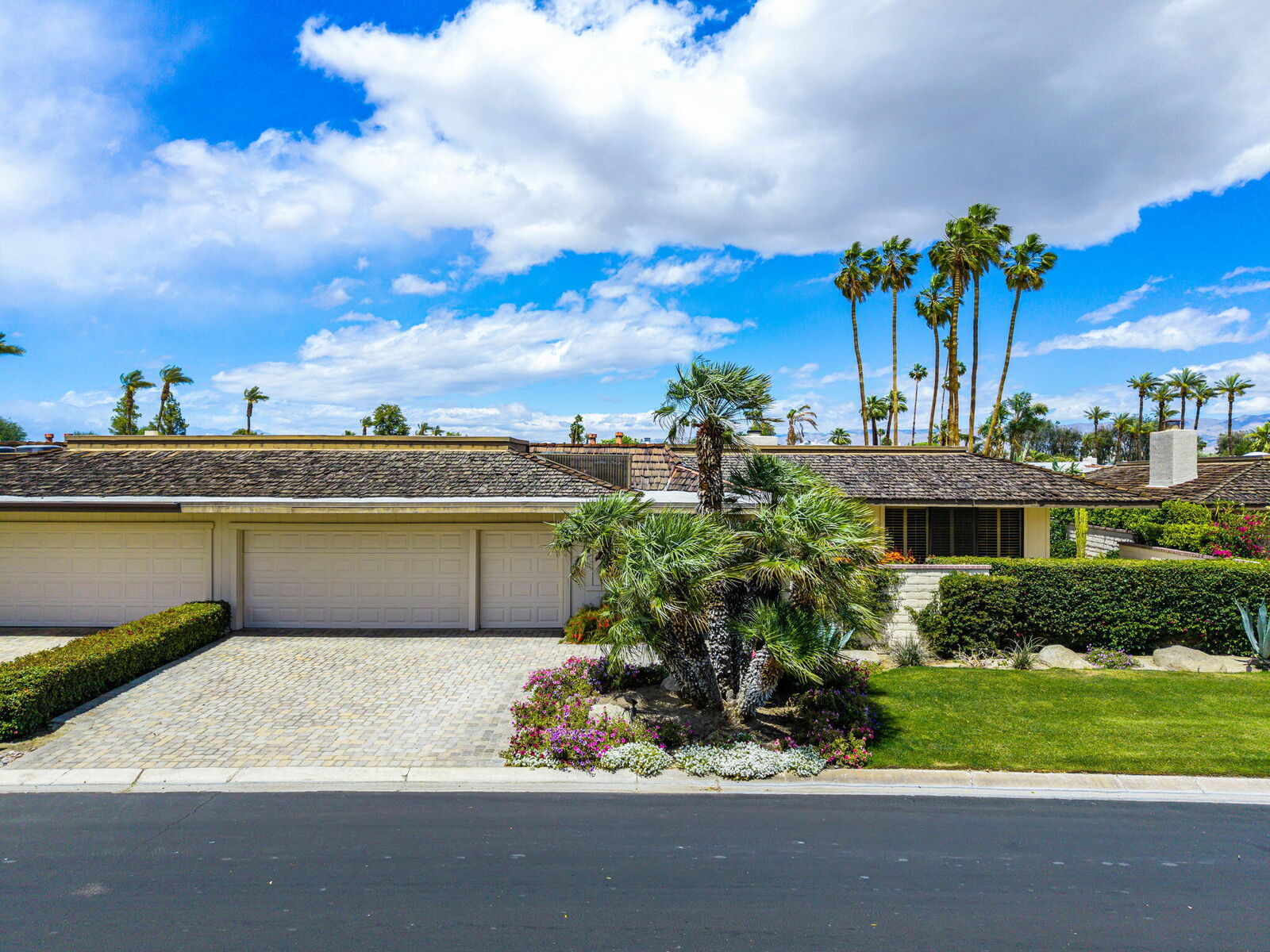 Property Photo: 34 Duke Drive CA 92270