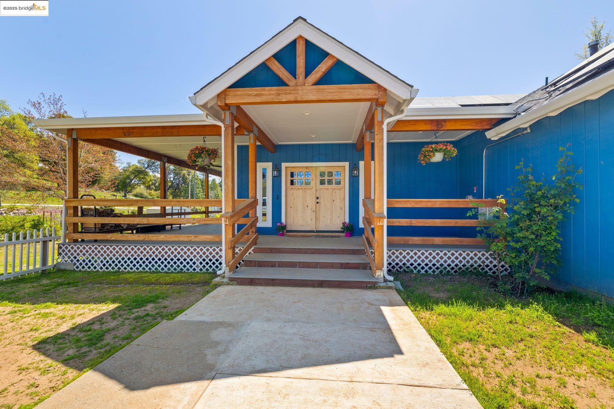 Property Photo: 18060 Rob Ric Road CA 95370