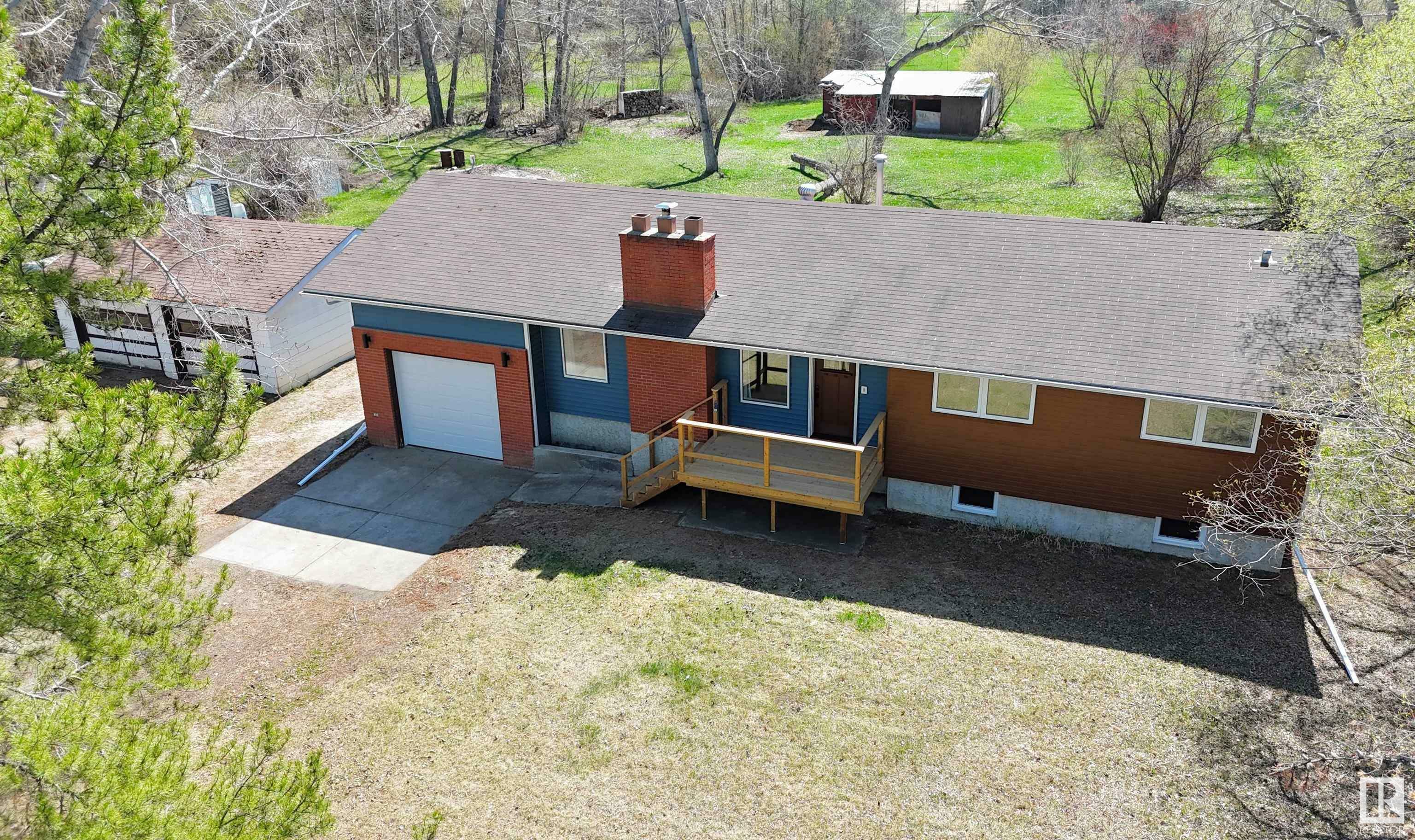 Property Photo: 53219 Rge Road 271 17 AB T7X 3L9