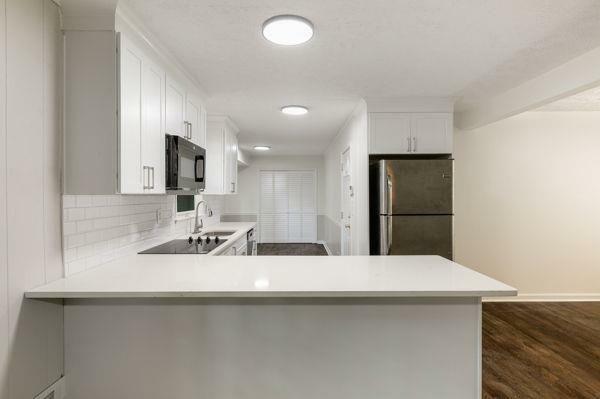 Property Photo: 1019 Crestwood Lane GA 30087
