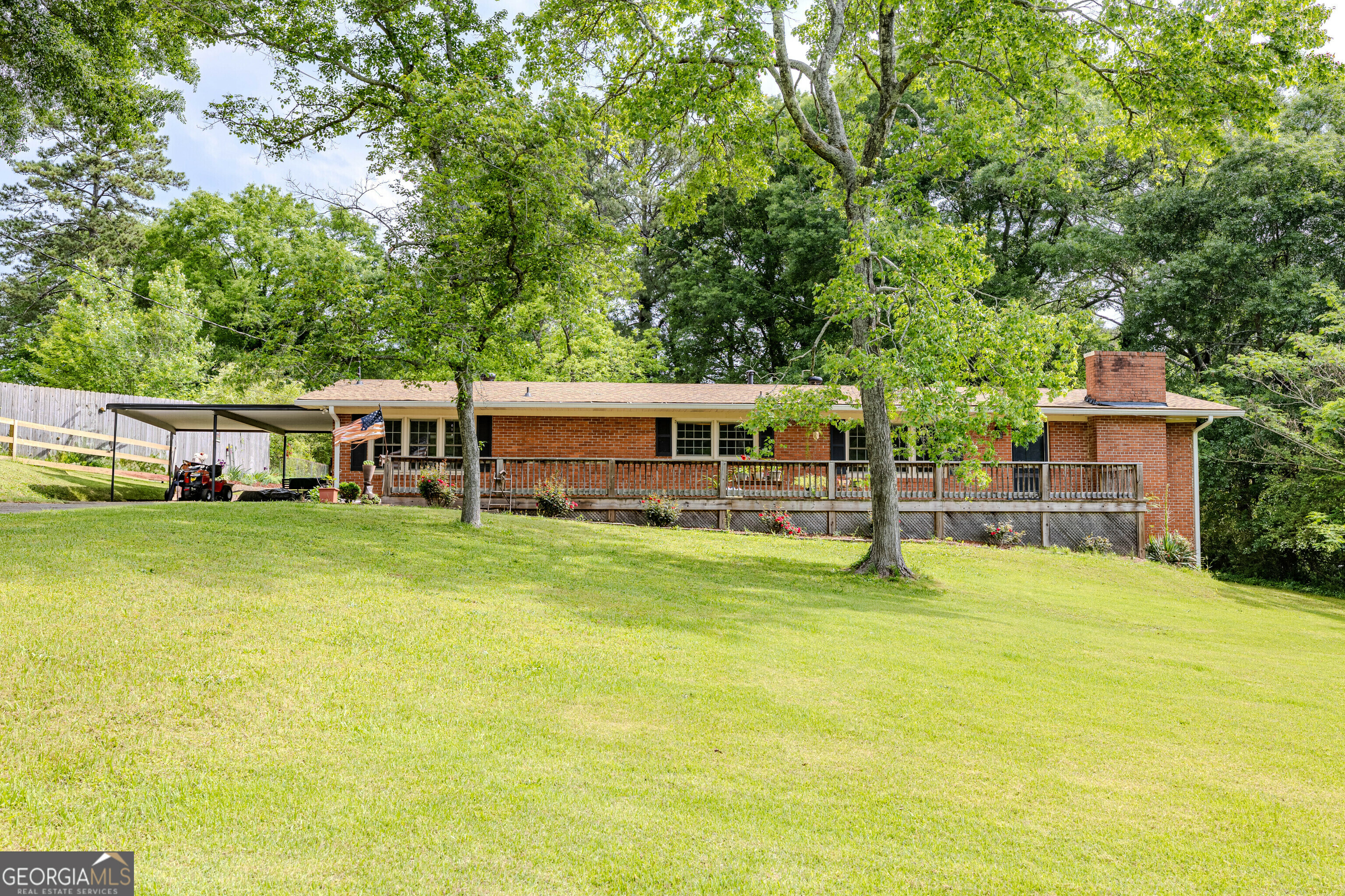 Property Photo: 33 Lady Marian Drive NE GA 30161