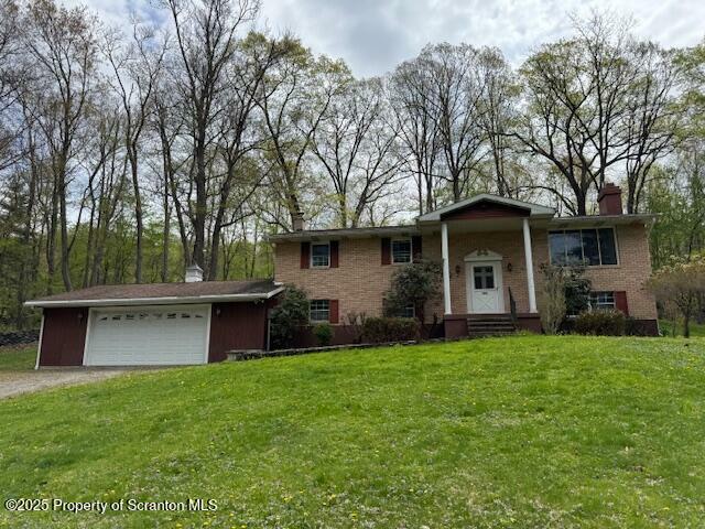Property Photo: 322 Shadowbrook Drive PA 18657