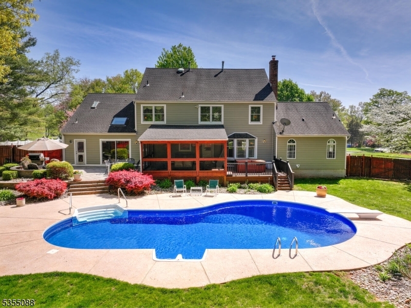 Property Photo: 17 Edgewood Rd NJ 08853