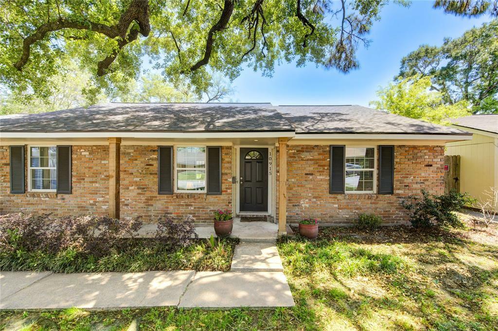 Property Photo: 10915 Cedarhurst Drive TX 77096