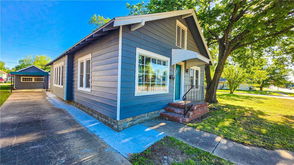 Property Photo:  917 W Main Street  KS 67301 