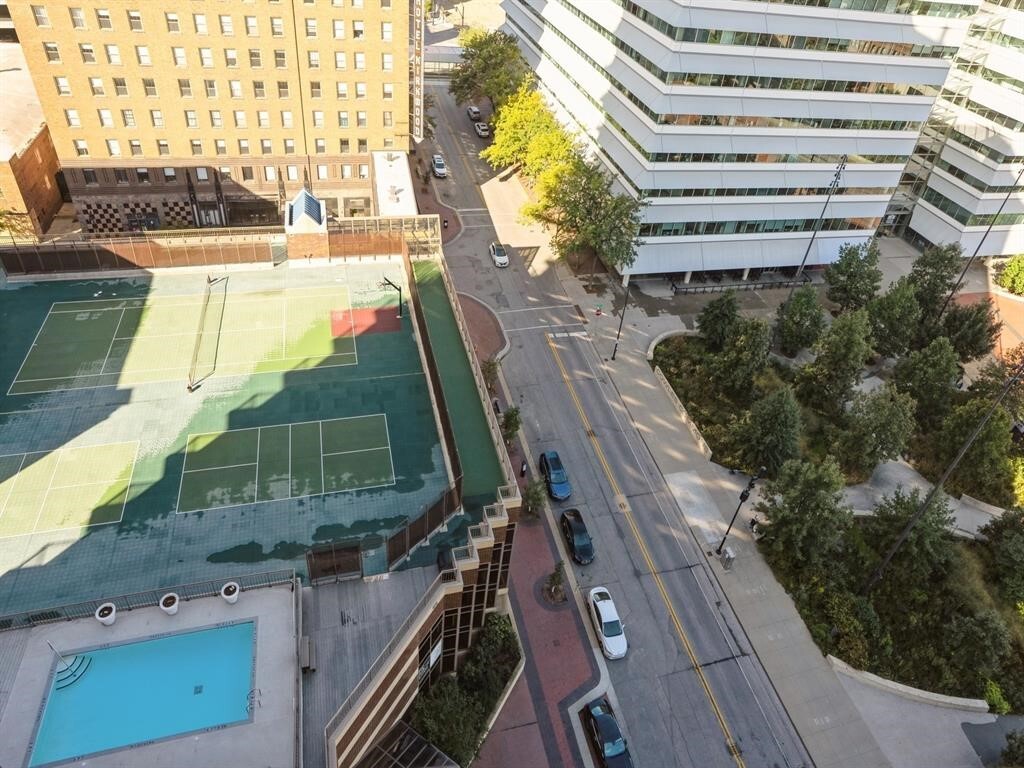 Property Photo: 300 Walnut Street 1407 IA 50309