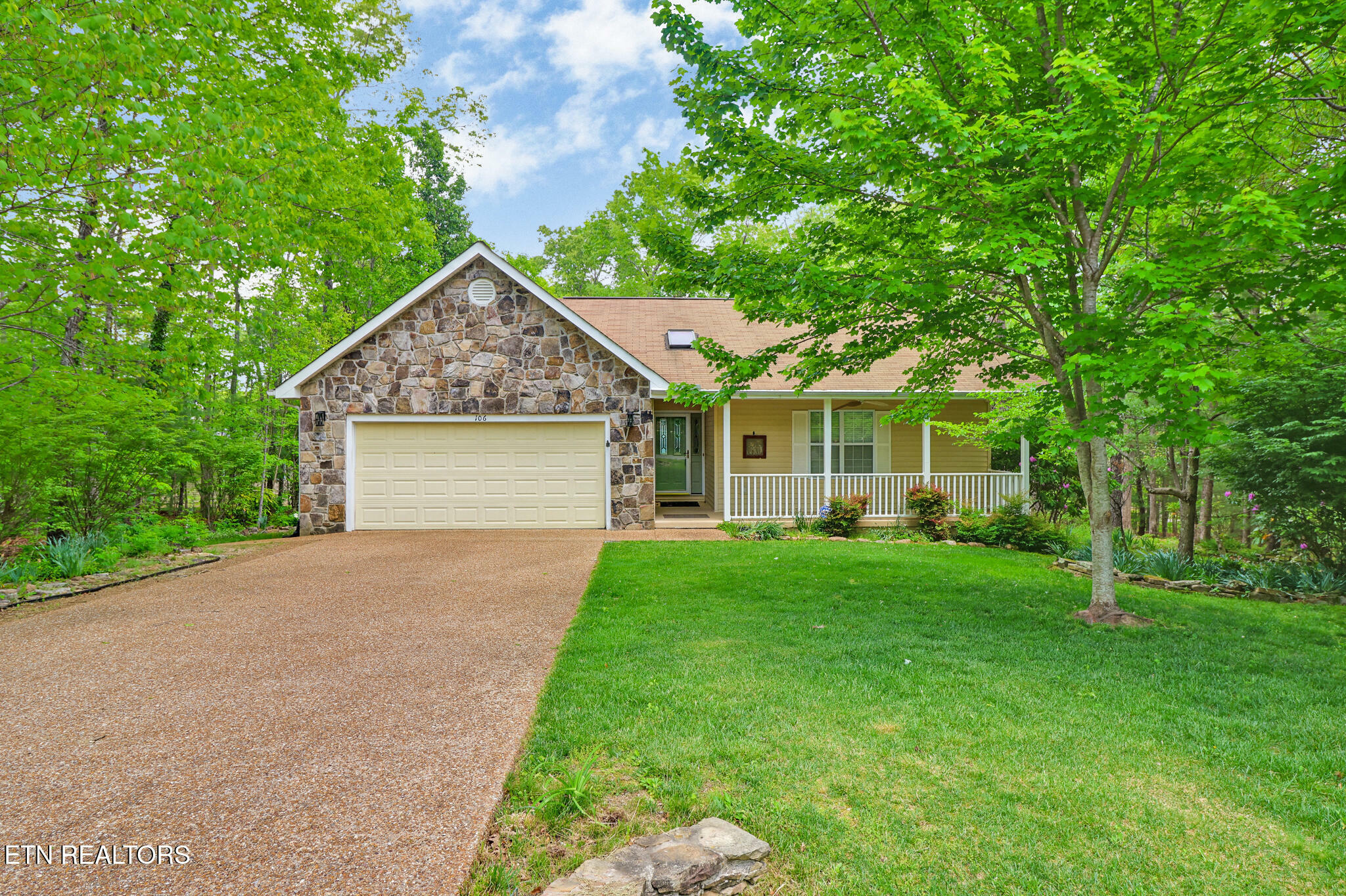 Property Photo: 106 Charles Place TN 38558