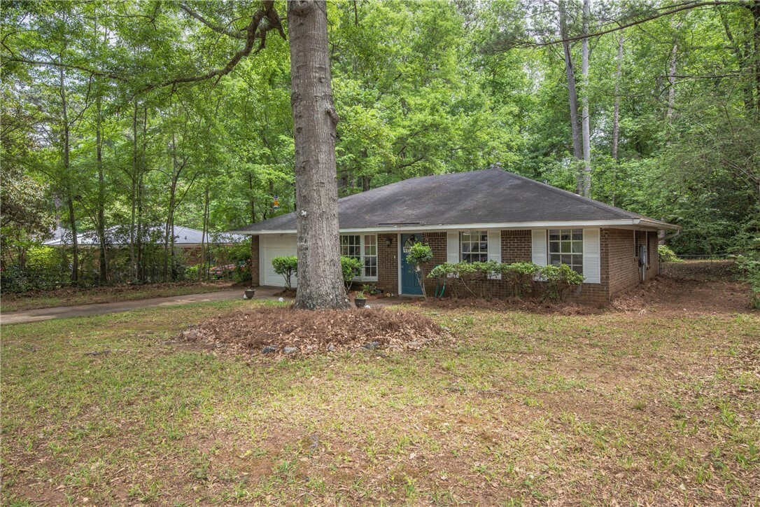 Property Photo: 1118 Rustic Ridge Road AL 36830