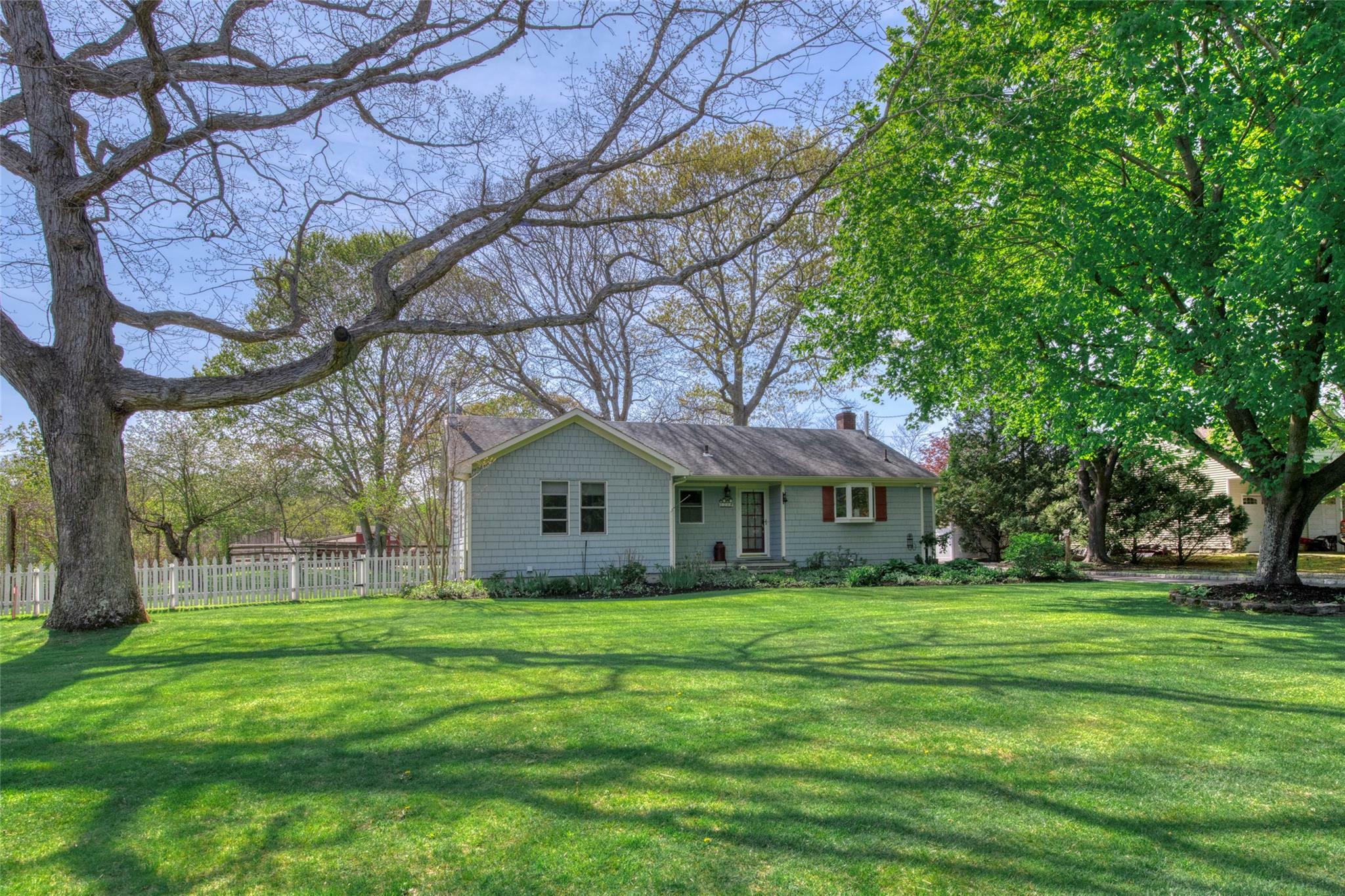 121 Fresh Pond Avenue  Calverton NY 11933 photo