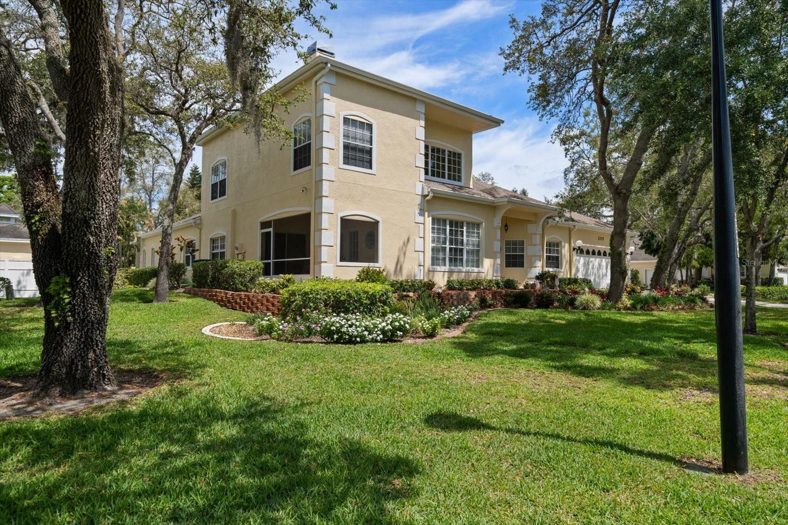 Property Photo: 2175 Oak Forest Lane FL 34683
