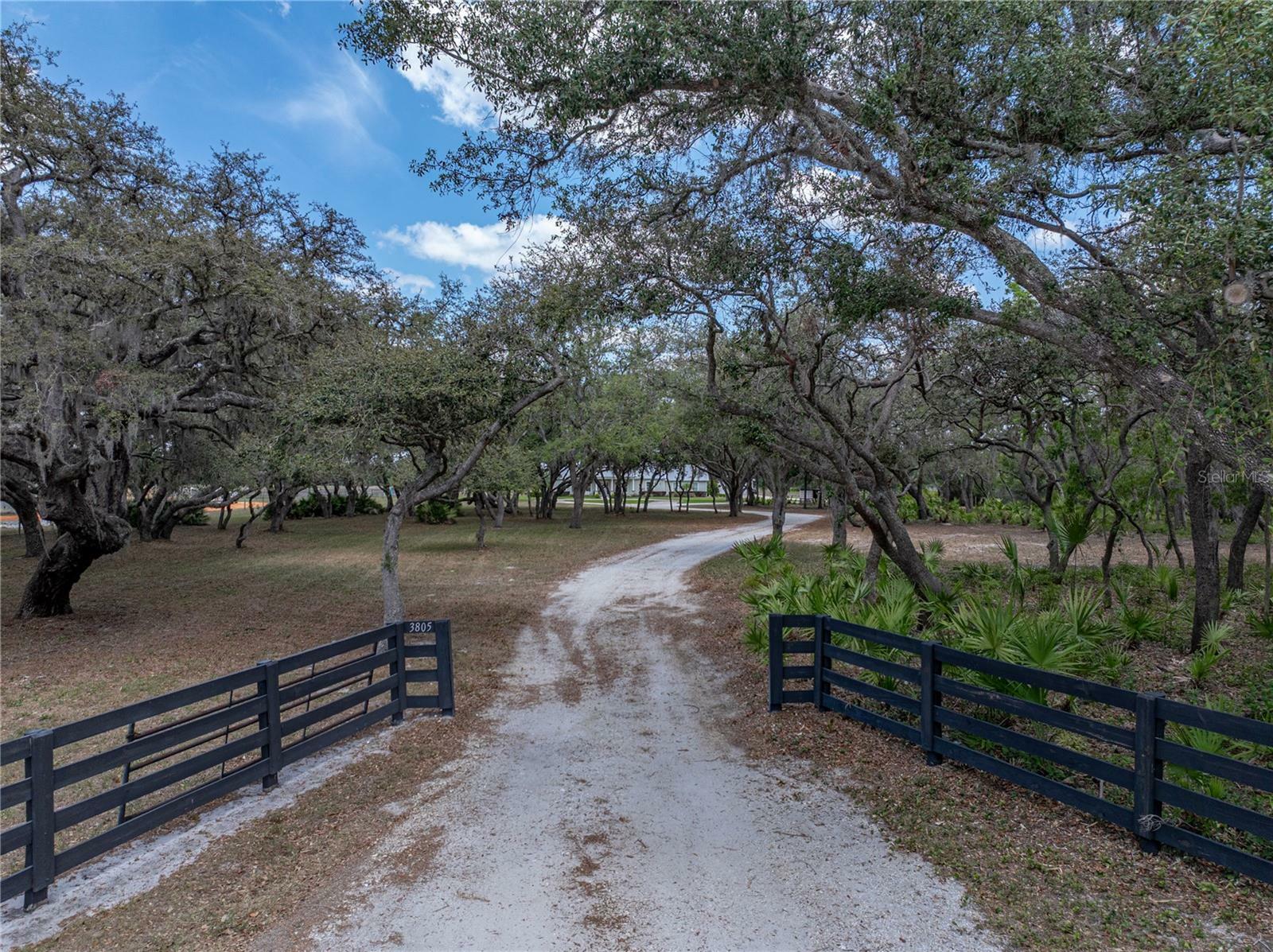 Property Photo: 3805 Mammoth Grove Road FL 33898