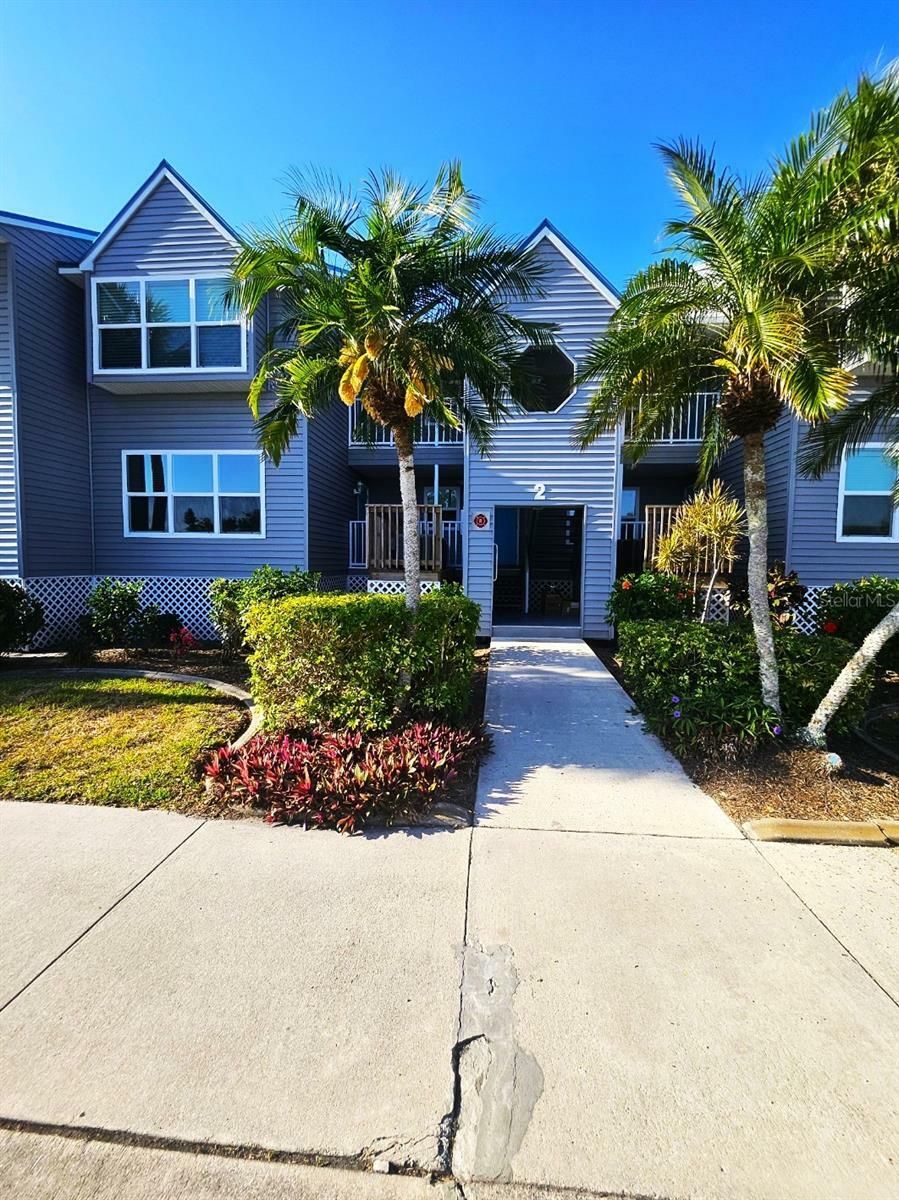 Property Photo:  4410 Warren Avenue 206  FL 33953 