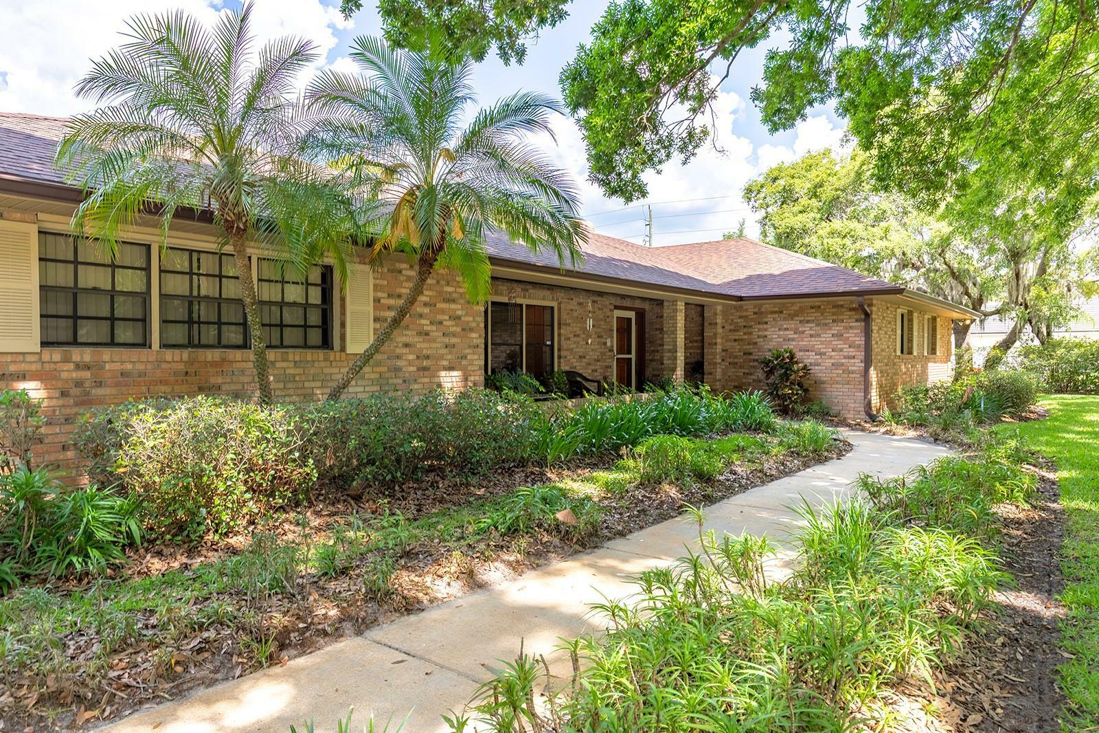 Property Photo: 429 Kimberly Court FL 32771