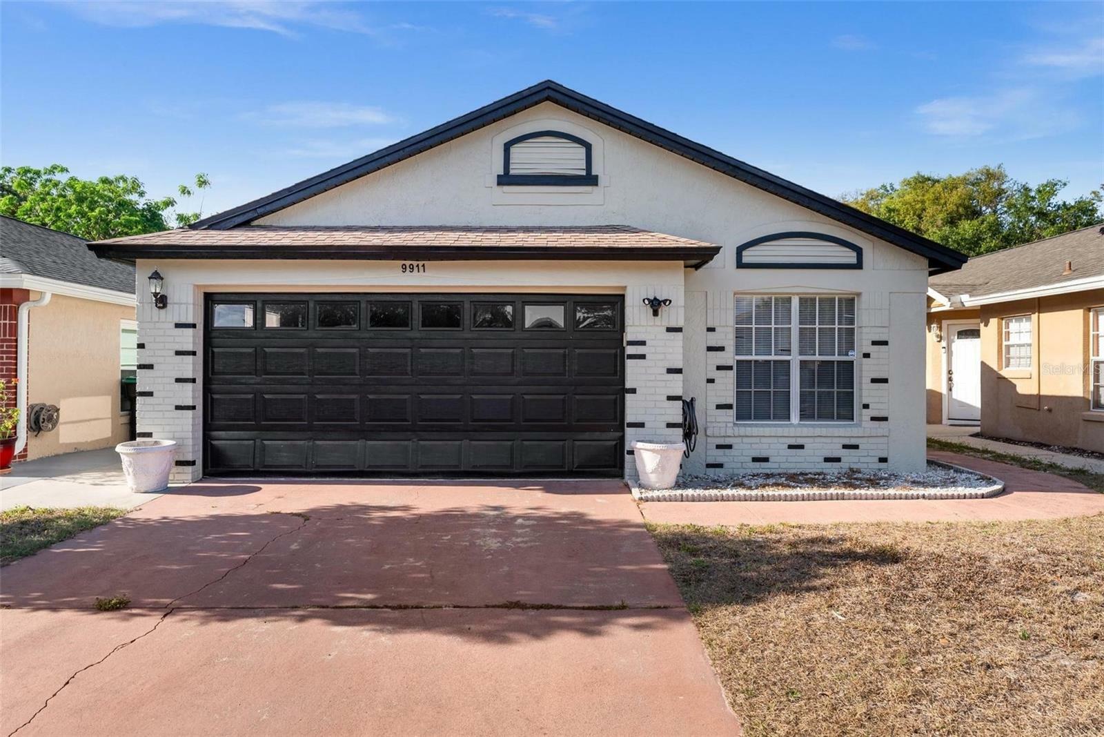 Property Photo: 9911 Dean Cove Lane FL 32825