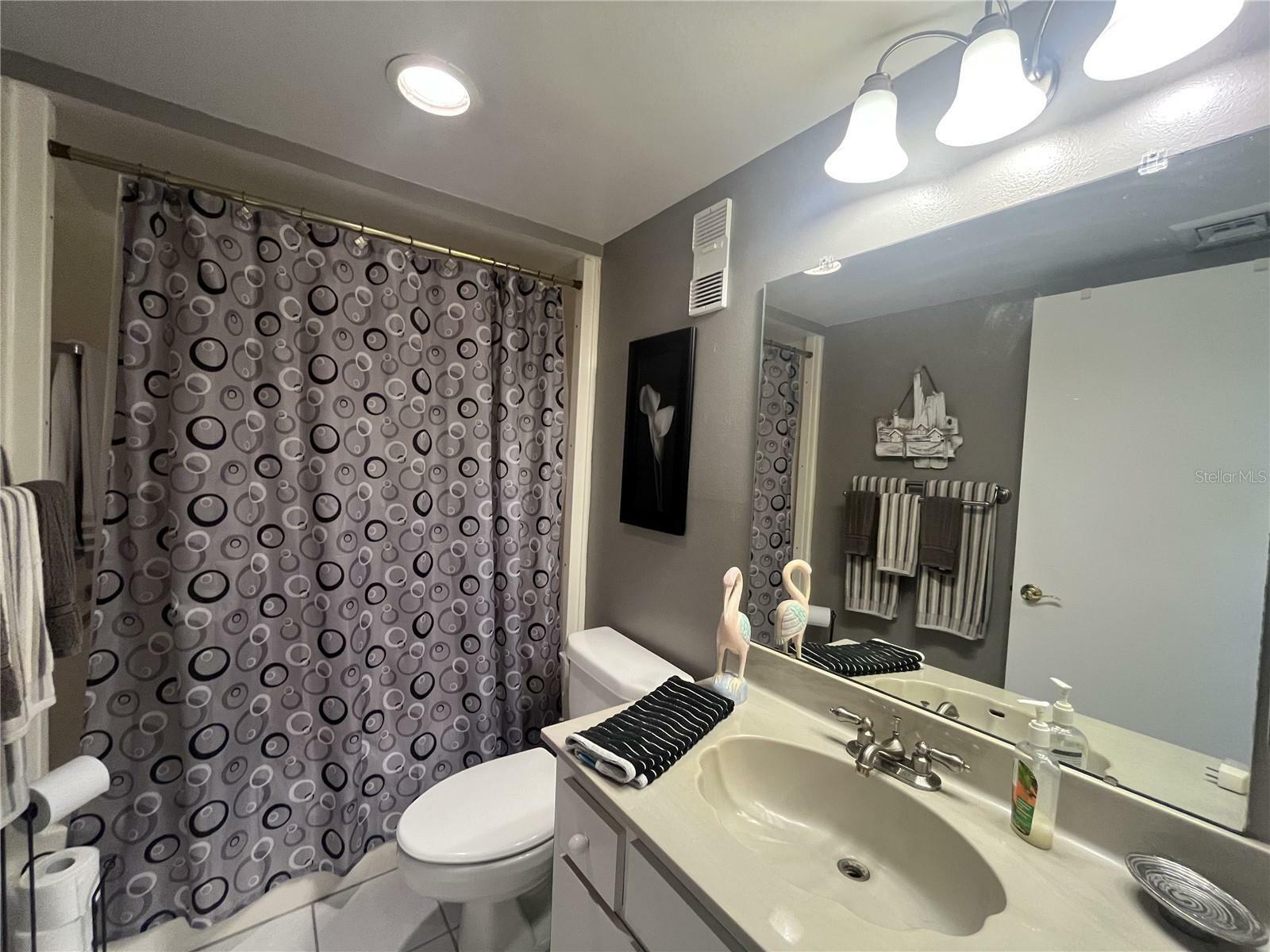 Property Photo: 1 Key Capri 704E FL 33706