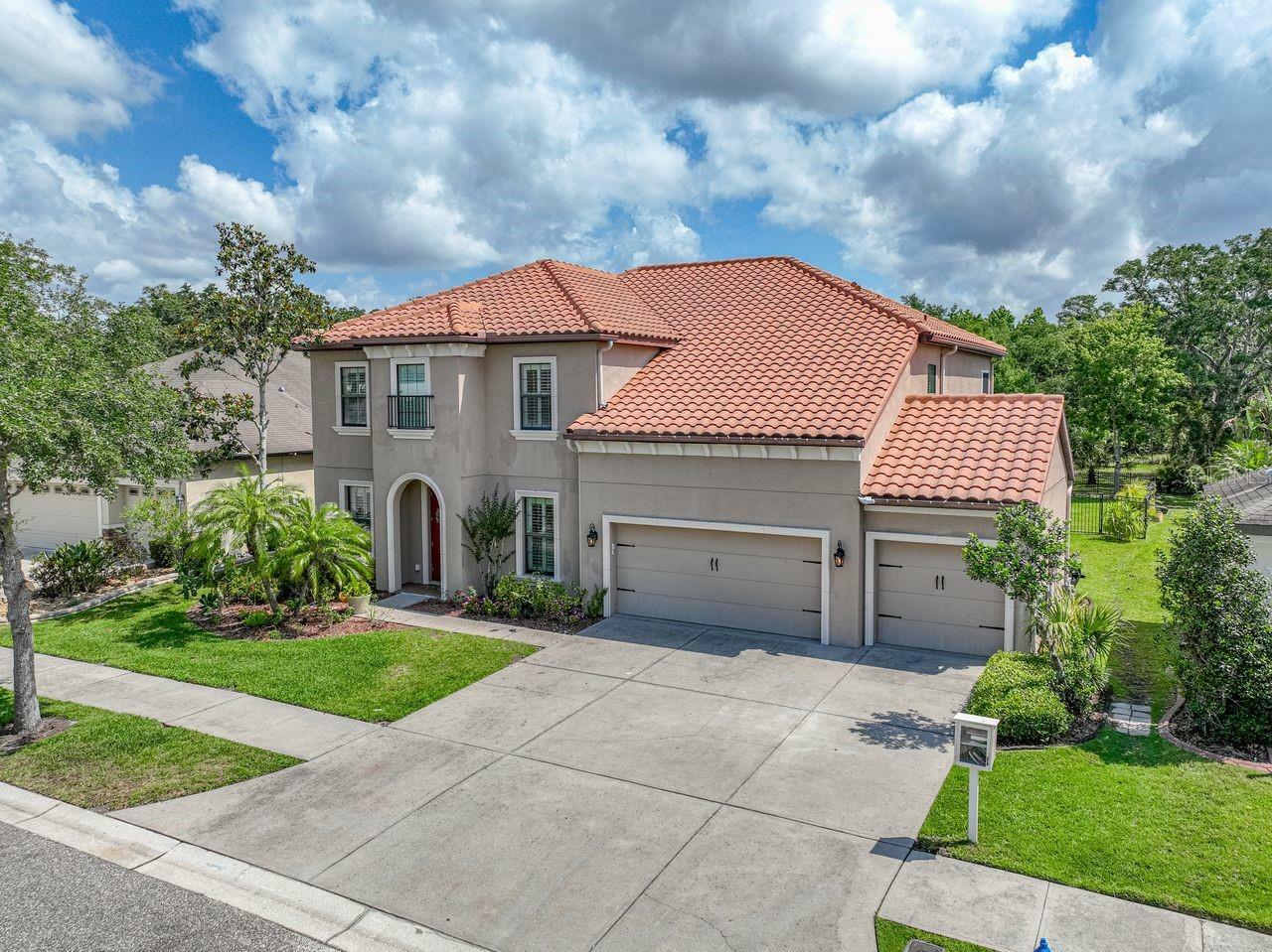 Property Photo: 7927 Hampton Lake Drive FL 33647
