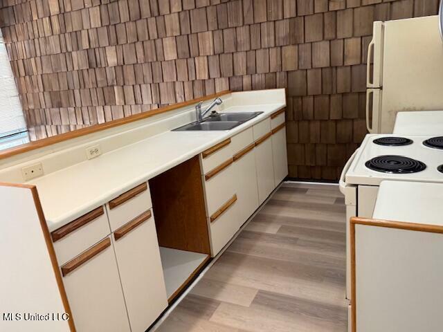 Property Photo: 828 Oakleigh Avenue MS 39507