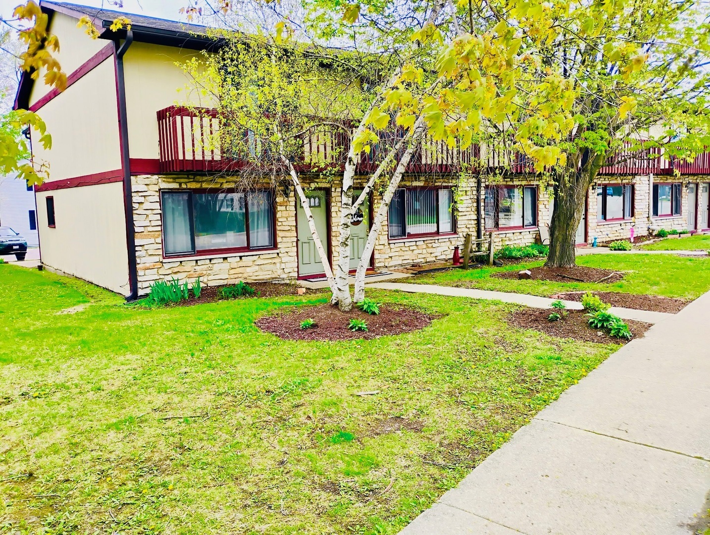 Property Photo: 422 Lincoln Avenue A IL 60021