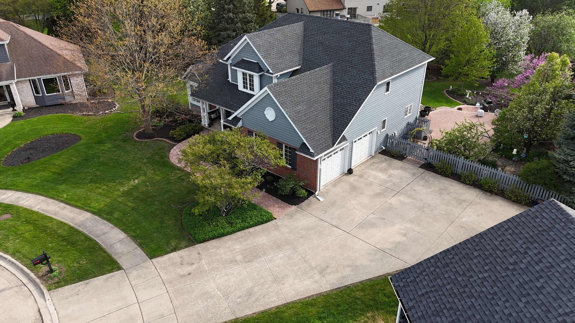 Property Photo: 1125 McConnell Avenue IL 60115