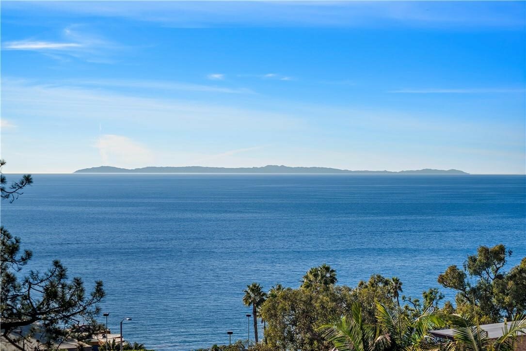 Property Photo:  2626 Glenneyre Street  CA 92651 