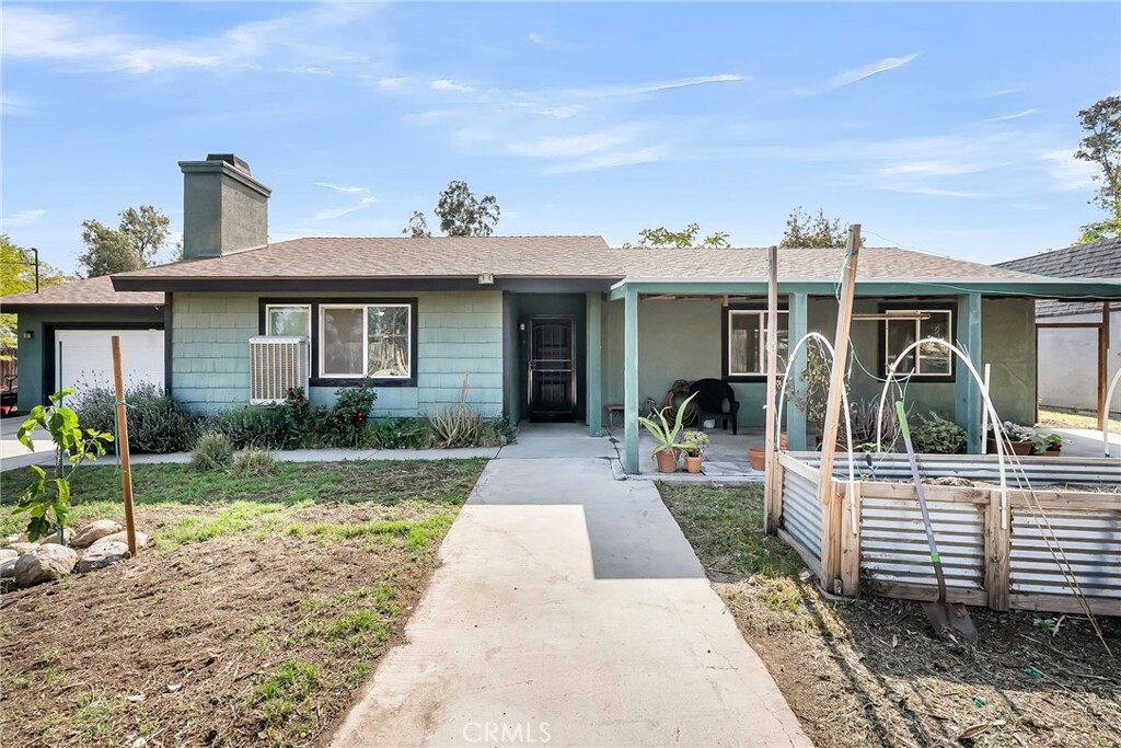 Property Photo: 21863 Palm Lane CA 92570