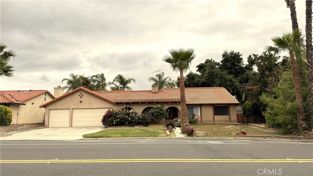 Property Photo:  41633 Whittier Avenue  CA 92544 