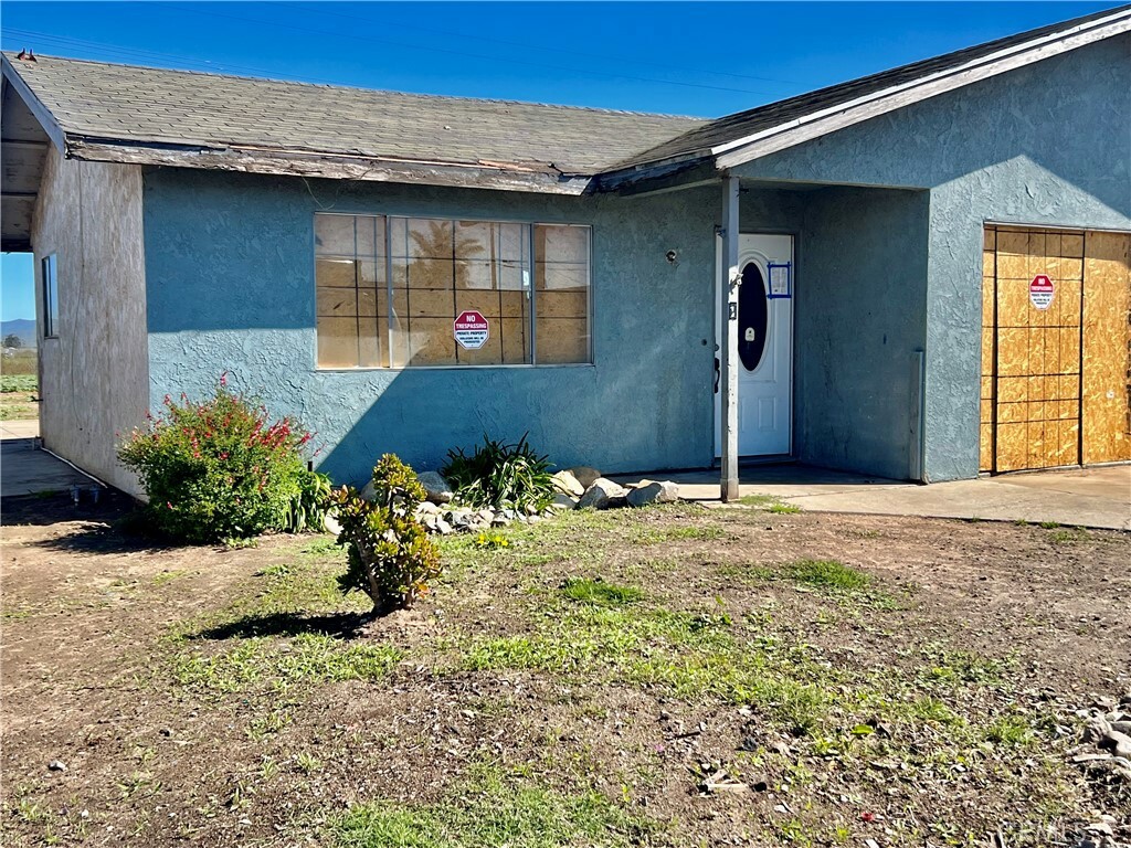 Property Photo: 1901 Ironwood Drive CA 93455