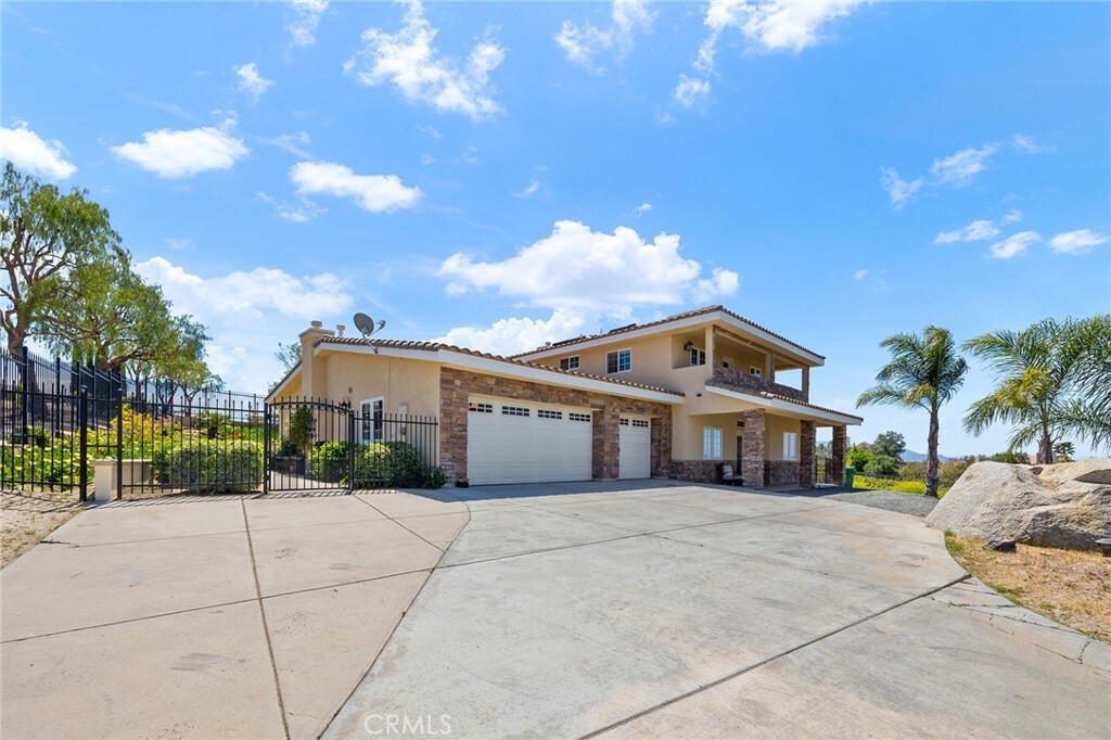 Property Photo:  36615 E Benton Road  CA 92592 