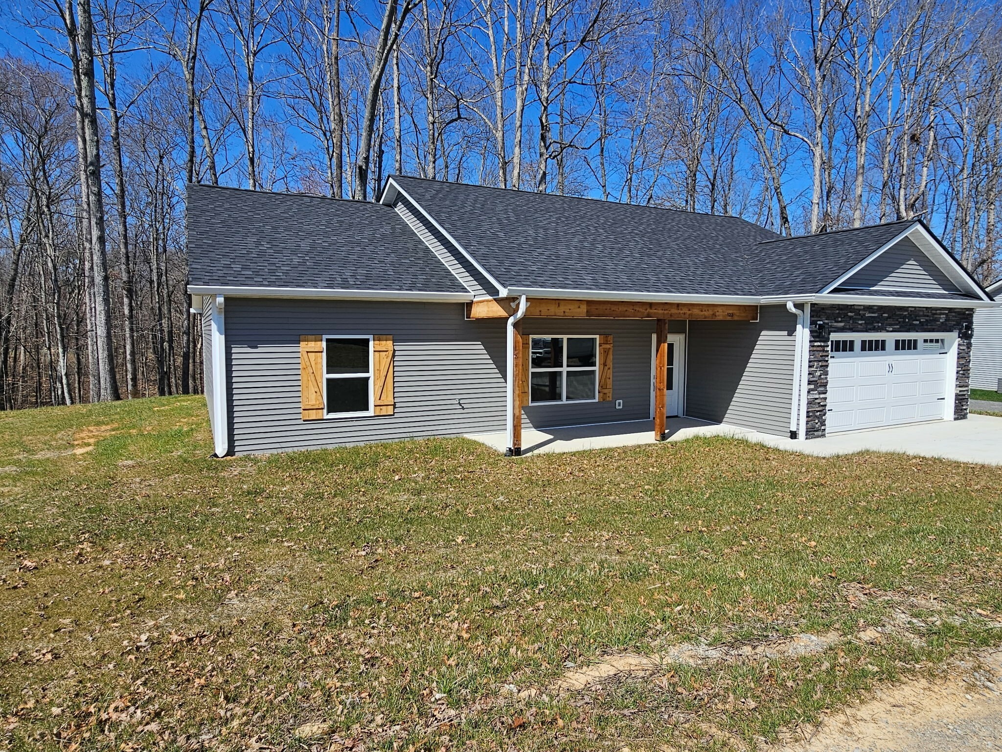 Property Photo: 123 Lee Ct TN 38562