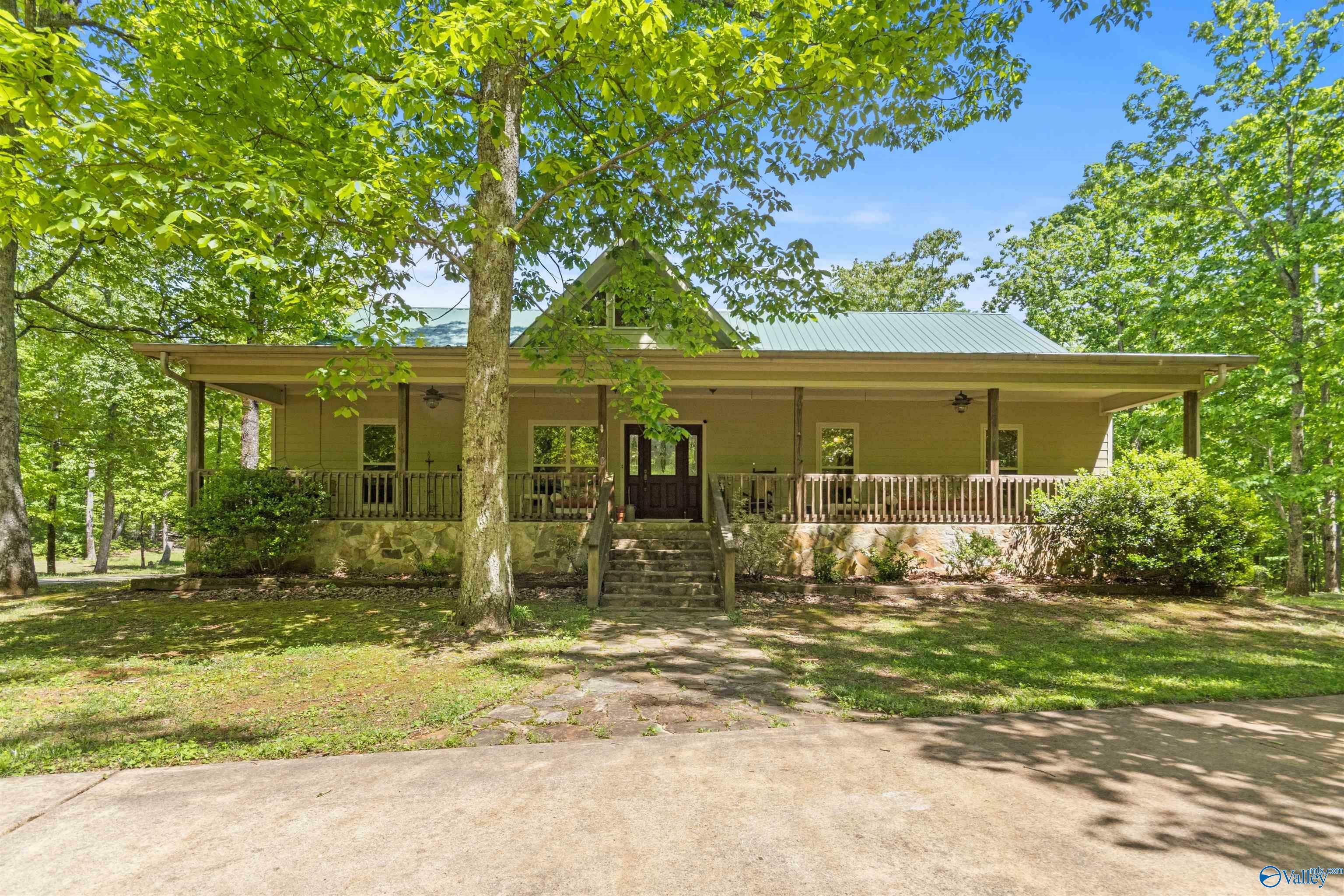 Property Photo: 170 Myers Drive AL 35748