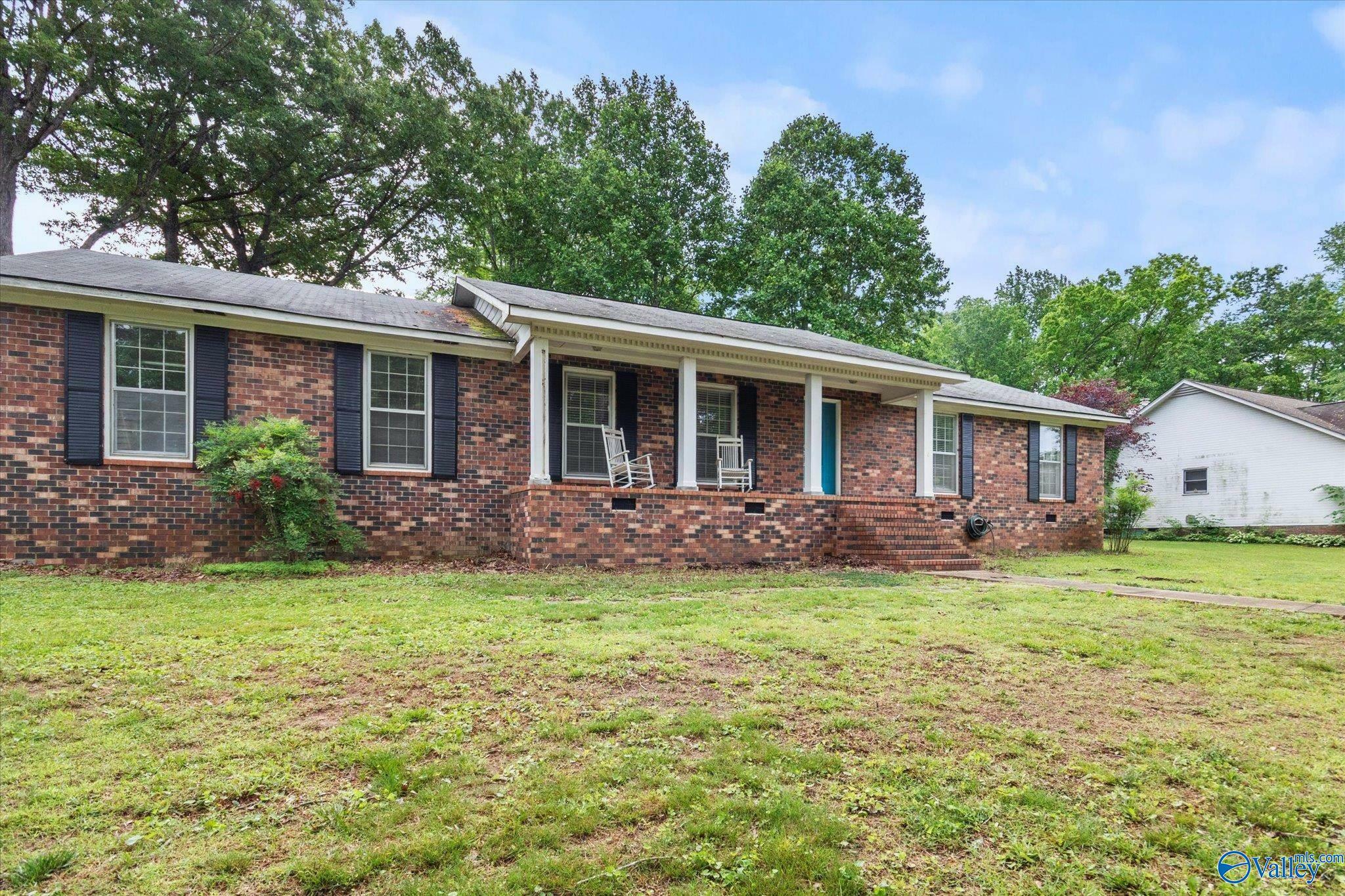 Property Photo: 100 Cumberland Circle AL 35769