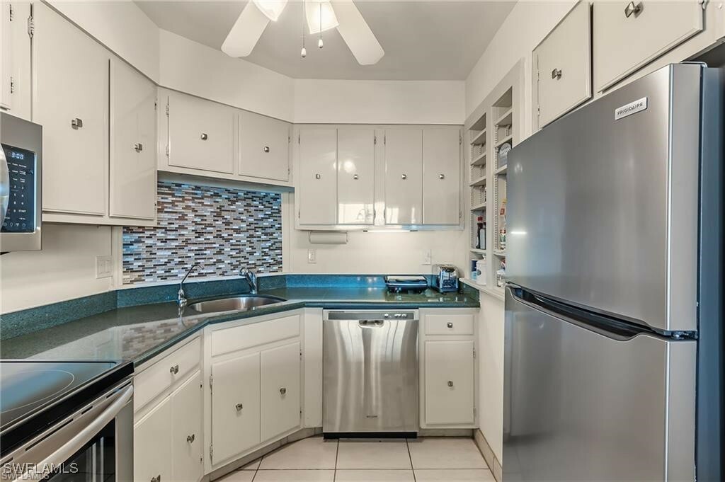 Property Photo: 5 Bluebill Avenue 403 FL 34108