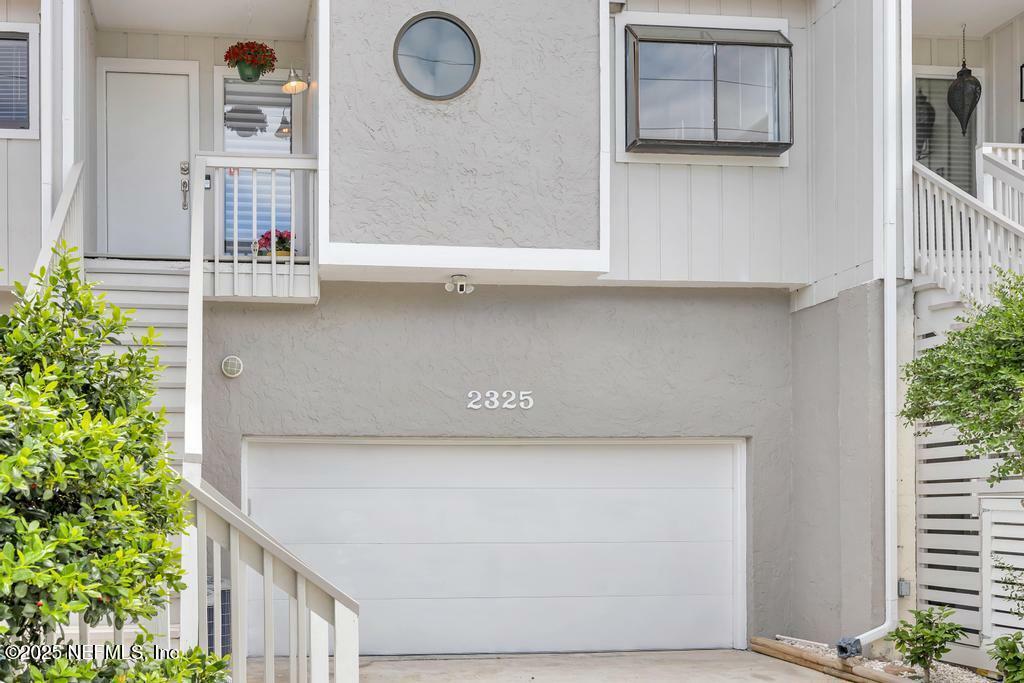 Property Photo: 2325 Seminole Road FL 32233