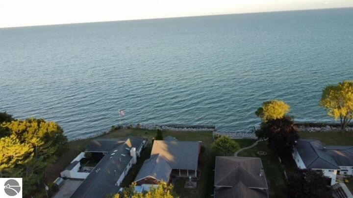 587 Pine  East Tawas MI 48730 photo
