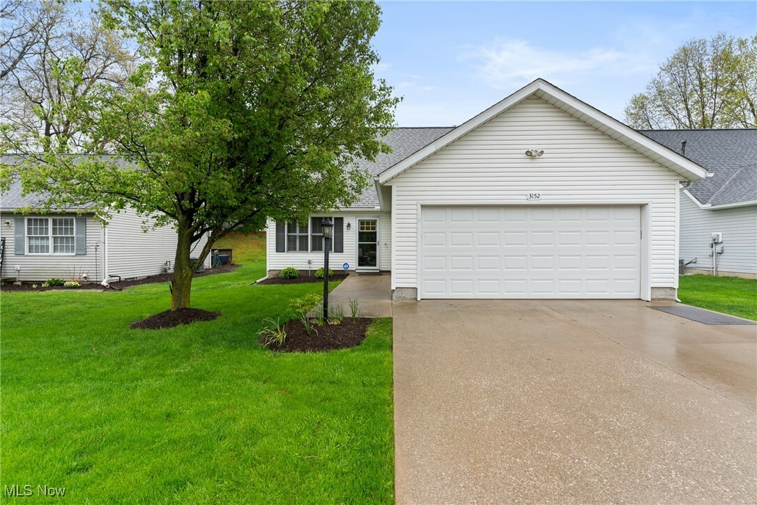 Property Photo: 3152 Pondview Drive OH 44266