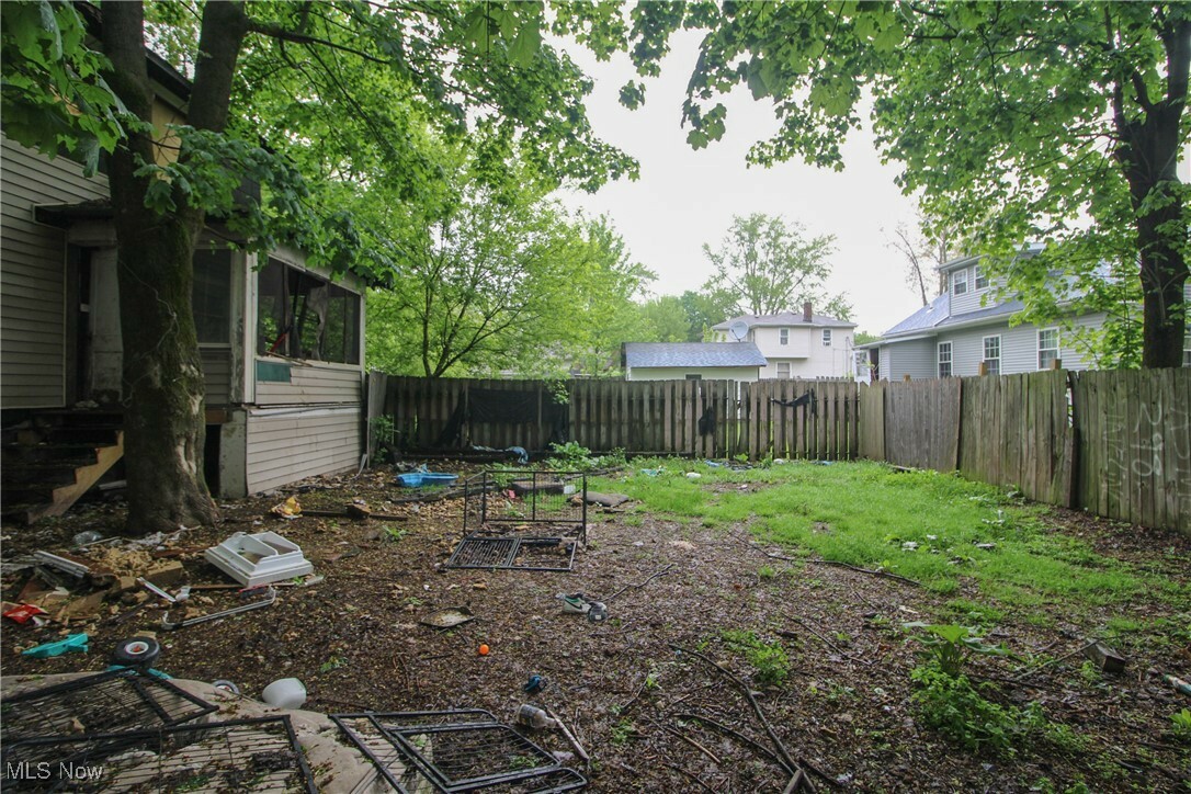 Property Photo: 298 S State Line Road OH 44438