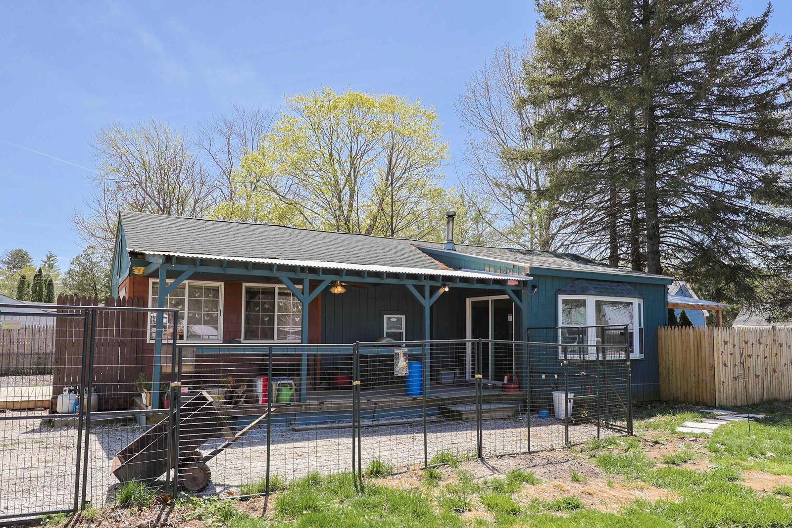 Property Photo: 26 Evelyn Avenue NH 03077