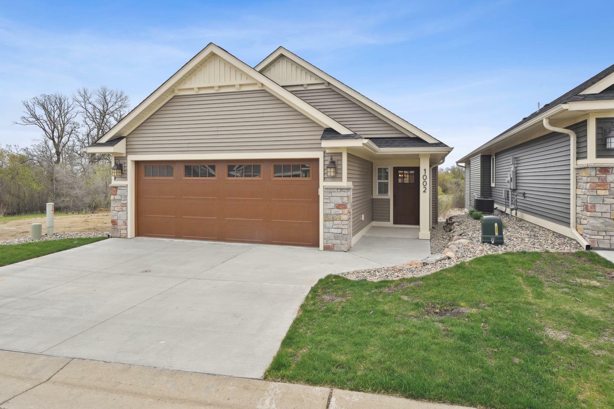 Property Photo: 1002 Sunrise Circle MN 55325