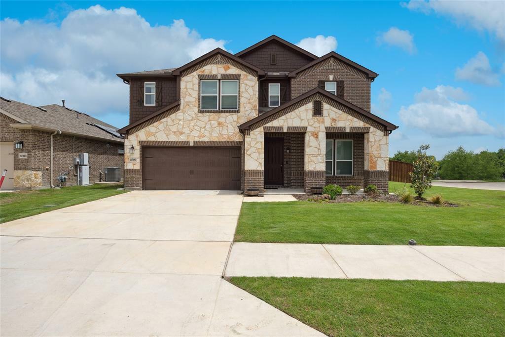 Property Photo: 8700 Landergin Mesa Drive TX 76131