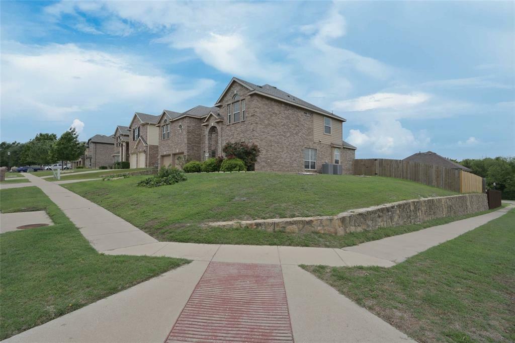Property Photo: 1067 Hollow Creek Drive TX 75104