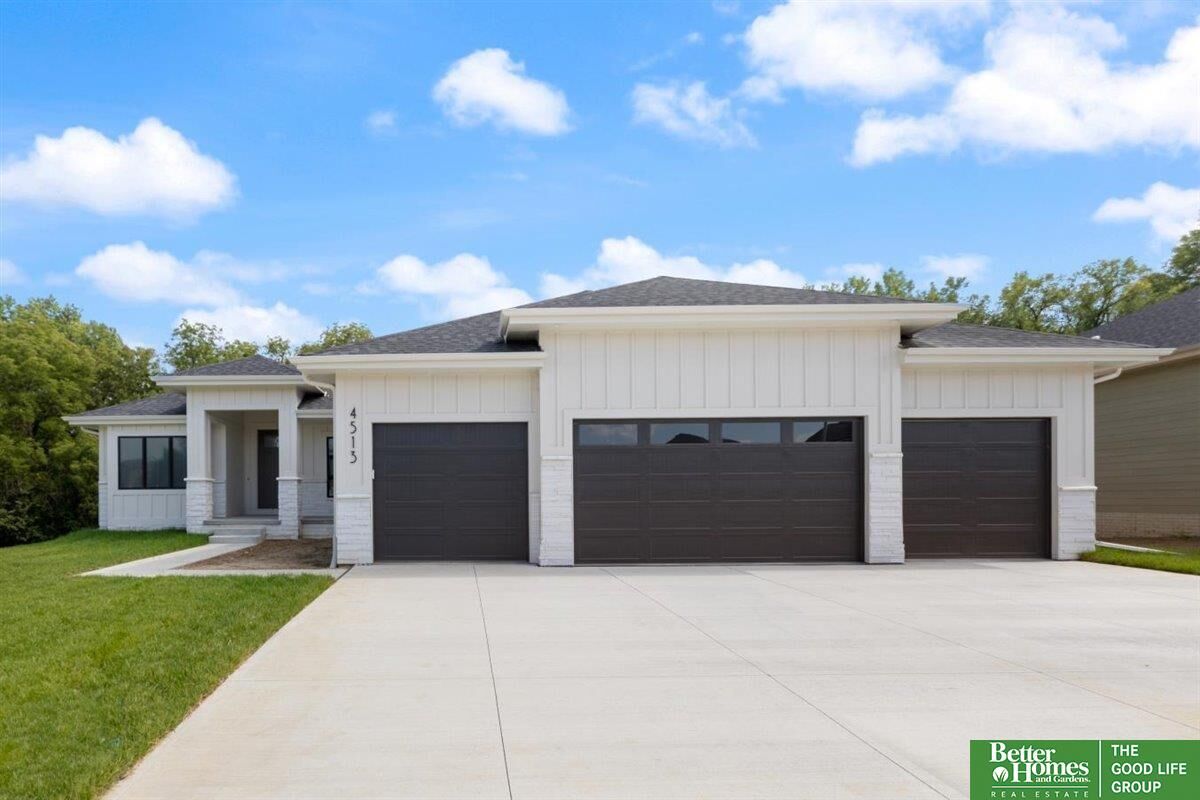 Property Photo: 5426 N 213th Avenue NE 68022
