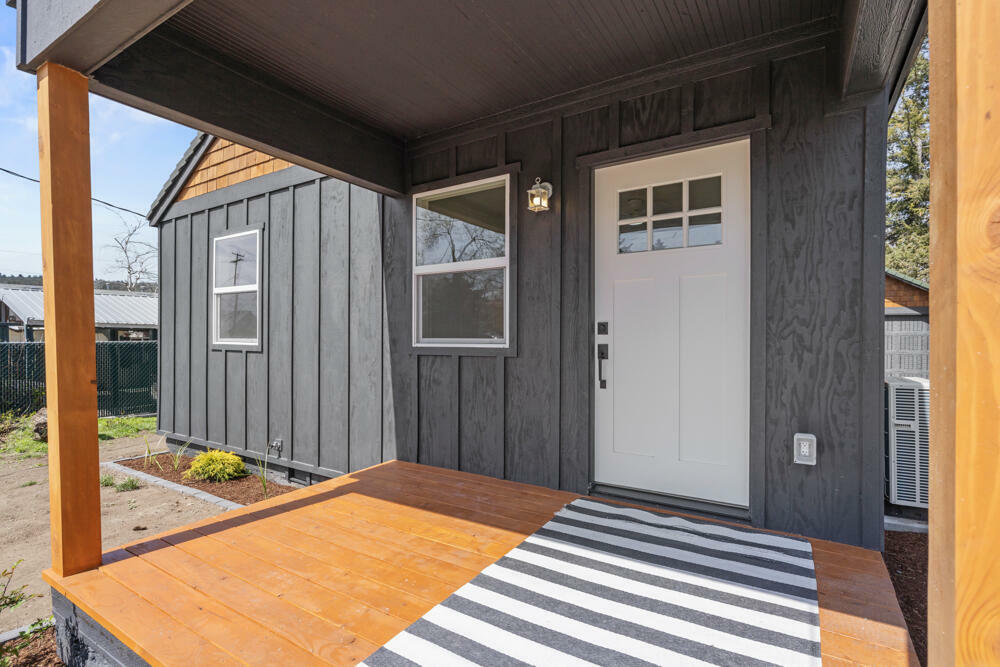Property Photo: 723 Doty Street OR 97601