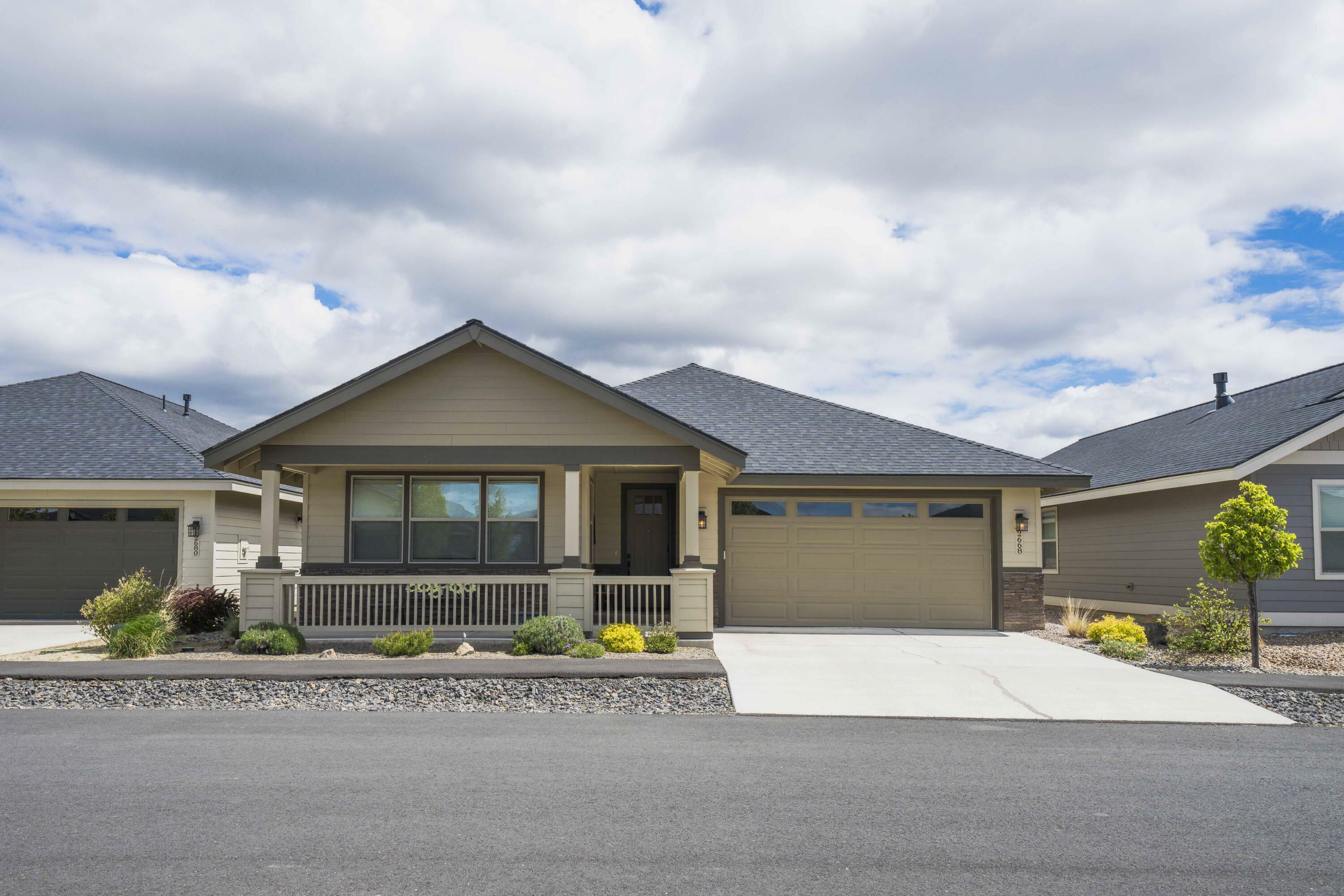 Property Photo: 2668 NW 25th Street OR 97756