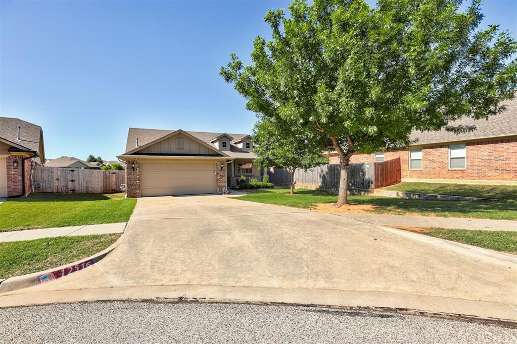 Property Photo: 12516 Choctaw Wood Circle OK 73020