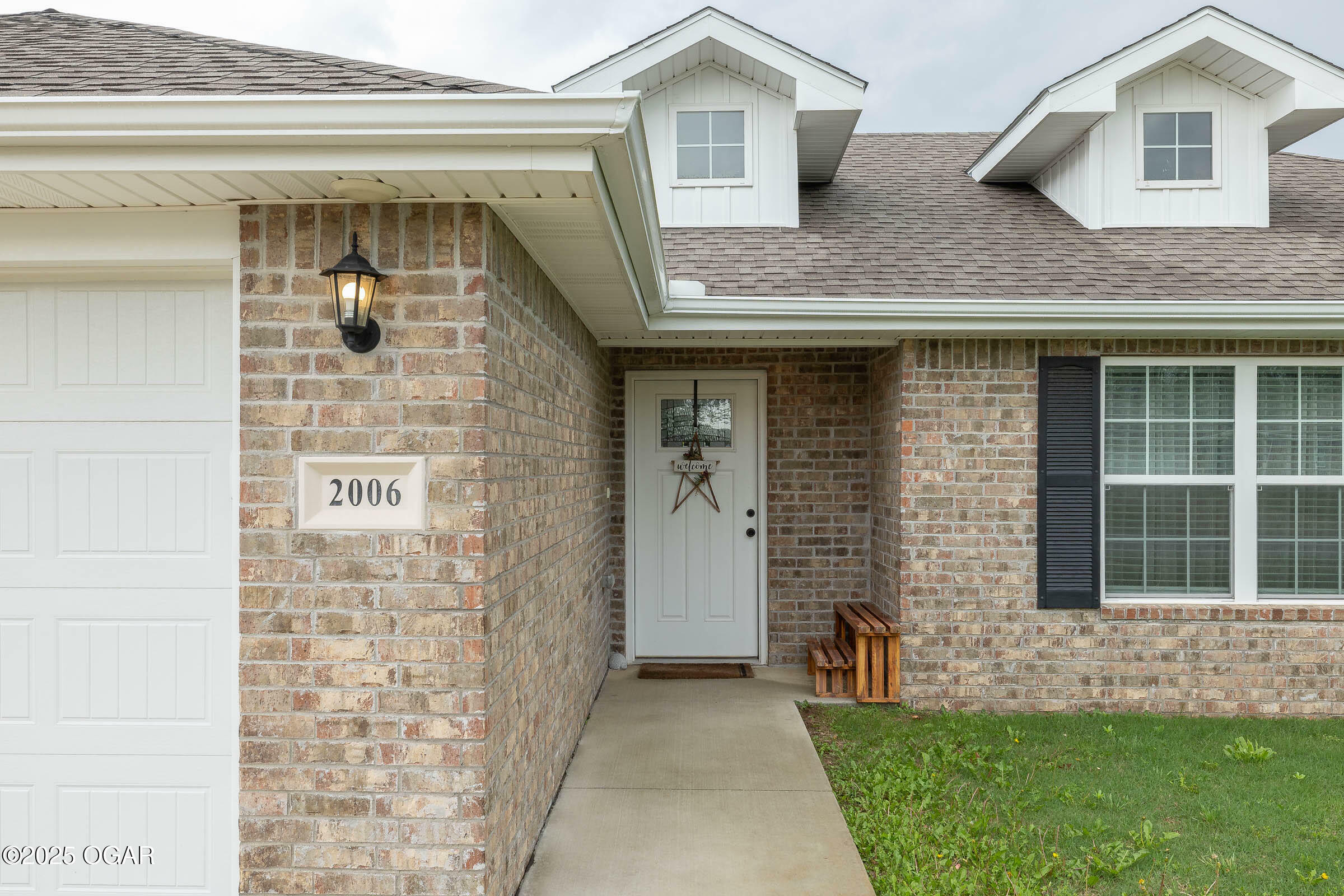 Property Photo: 2006 Eagle Drive MO 64850