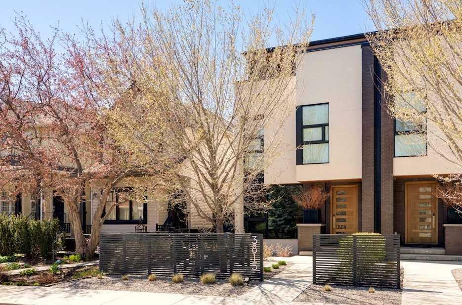 Property Photo: 3815 1A Street SW AB T2T 6P4